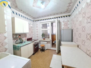 Продам 1-к 42 м на Ак. Вильямса/ Ак. Королева