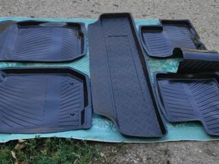 Коврики // комплект...