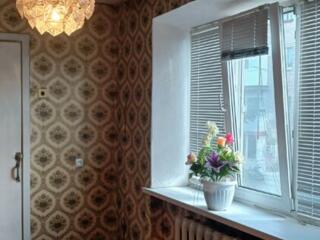 Продаю 2-к квартиру на Сухом Фонтане, ул. Б. Морская 18500