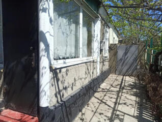 Продам дом с газом и удобствами в пгт Великая Михайловка ...