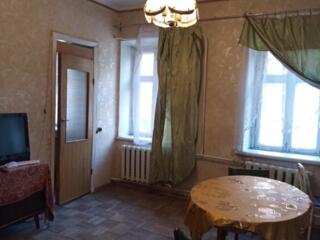 Продам двухкомнатную квартиру на Богдана не