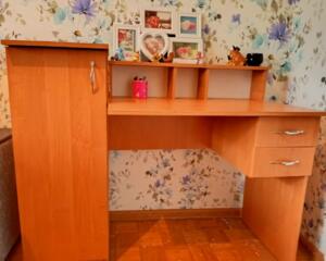 Продается письменный стол