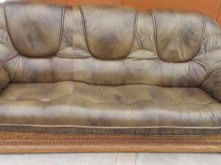 Кожаный трёхместный диван!