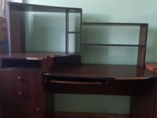 Продам письменный стол б/у