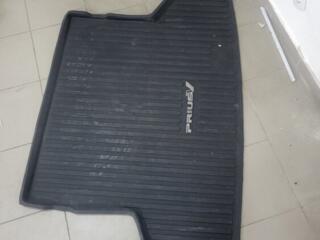 Продам коврик в багажник и в салон для Toyota PriusV