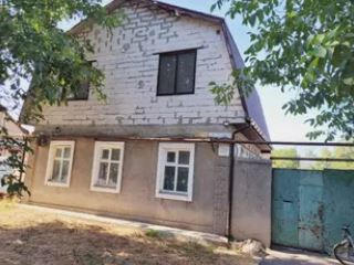 Продам отдельно-стоящий двухэтажный дом, ул. Литовская/Василия Стуса.