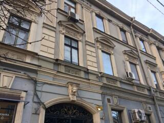 Современная квартира в тихом центре Одессы.