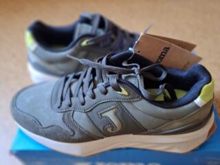 Продаю: Кроссовки. Туфли.