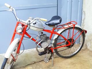 Советский Велосипед с мотором Рига -7 1975 год