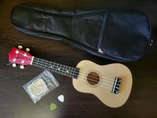 Продам гитару укулеле