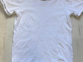 Белая футболка на мальчика. Возраст 7-8 лет