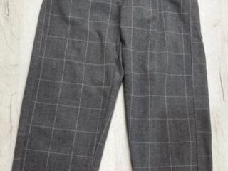 Стильные блюки в клетку. На резинке. Возраст - 8 лет.