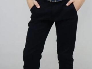 Брюки фирмы SINBAD тёмно-синего цвета. Возраст 8-9 лет.