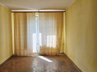 На Ленинском. Сухая, тёплая.