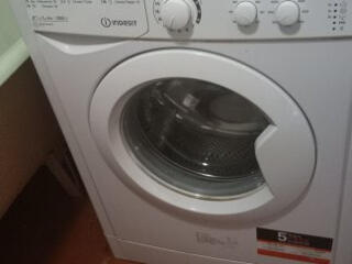 Продам стиральную машинку автомат Indesit