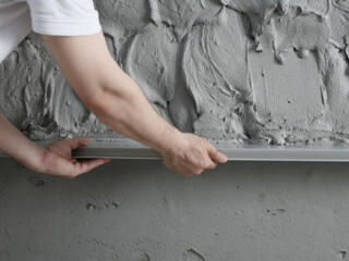 Штукатурка стен, стяжка полов