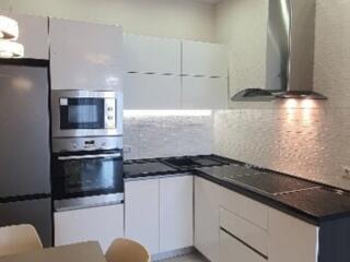 Продается квартира в новом доме с евроремонтом.