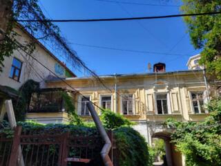 Продам 3кв, 83кв. м., АОГВ, пл. Катерининська/ вул. Європейська