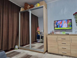 Продам 1-комнатную квартиру в центре п.Котовского с видом на парк