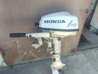 Продам лодку с мотором