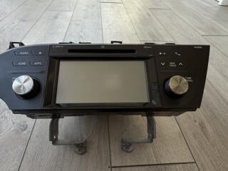 Магнитола на Тойота Авалон комплектация Limited.