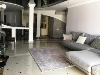 Здається 3-х к.кв. біля м. Печерська по вул. Старонаводницька 4в. ...