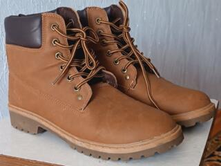 Ботинки 39 размер