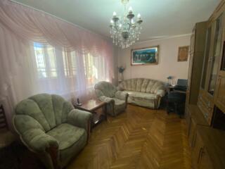 Собственник продаю 2-х комнатную квартиру в центре на Измаил