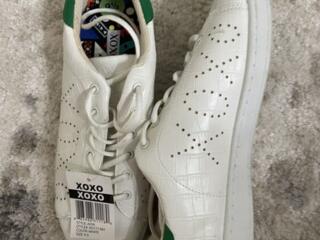 Кожаные кроссовки