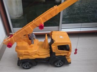 Продам детские пластиковые машинки