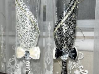 Свадебная пара бокалов на высокой ножке