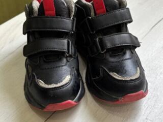 Тёплые осенние ботинки на мальчика. Размер 30