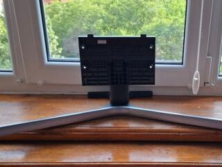 Продаю новую настольную подставку под телевизор, цвет серебряный