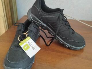 Трекинговые кроссовки Decathlon