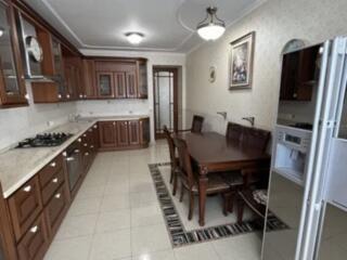 33144. Продам трехкомнатную квартиру в ЖК ...