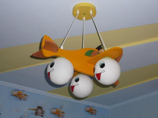 Продам люстру