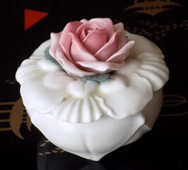Фарфоровая шкатулка Германия Карл Энс "Роза"