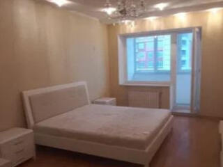 Продам двухуровневую квартиру, Ботанический пер. /Армейская.