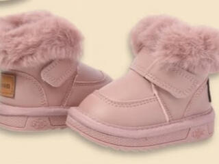 Продам уги для девочки демисезонная 21 размер