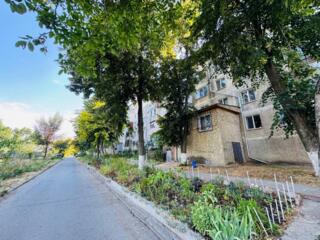 Posta Veche, str. Magda Isanos. 4 camere. Reparatie Medie. Mobilat!!!