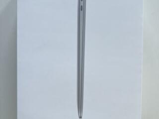 Vand 13” MacBook Air MWTJ2ZE/A in stare ideala.