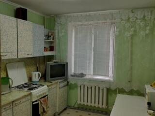 Продается 2-комнатная квартира 3/9 на Красных казармах