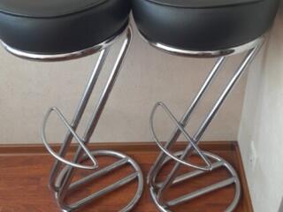 Продаются два барных стула