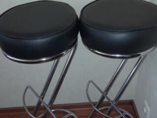 Продам два барных стула
