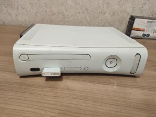 Продам Xbox-360 все, как на фотографии. нету проводов и джойстиков