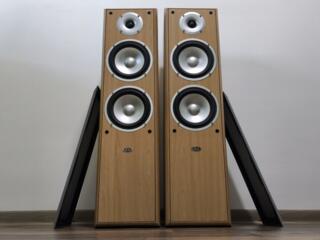 Eltax Millennium 200, T+A Triton R90