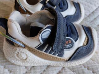 Кроссовки для малыша