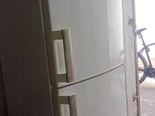 Продам двухкамерный "AEG"