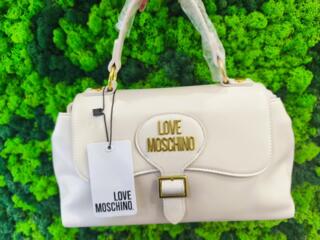 Новая сумка от бренда Love Moschino