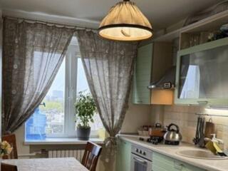 Продам квартиру 56 кв. м., 8/9, ул. Транспортная/Среднефонтанская.